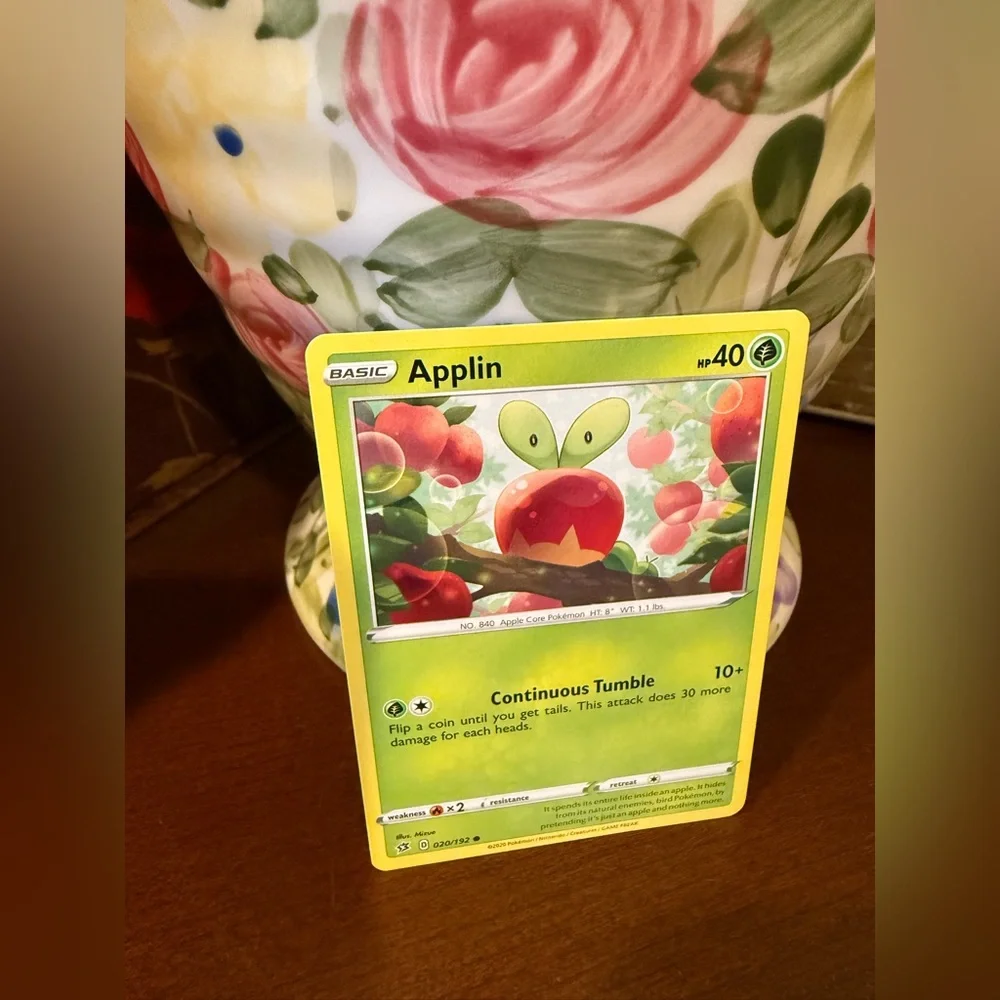 Pokemon Trading Card - Applin with Green and Red